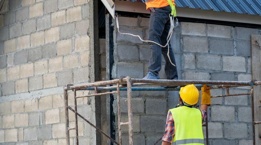 Expert Emergency Roof Repairs services in Everett, MA